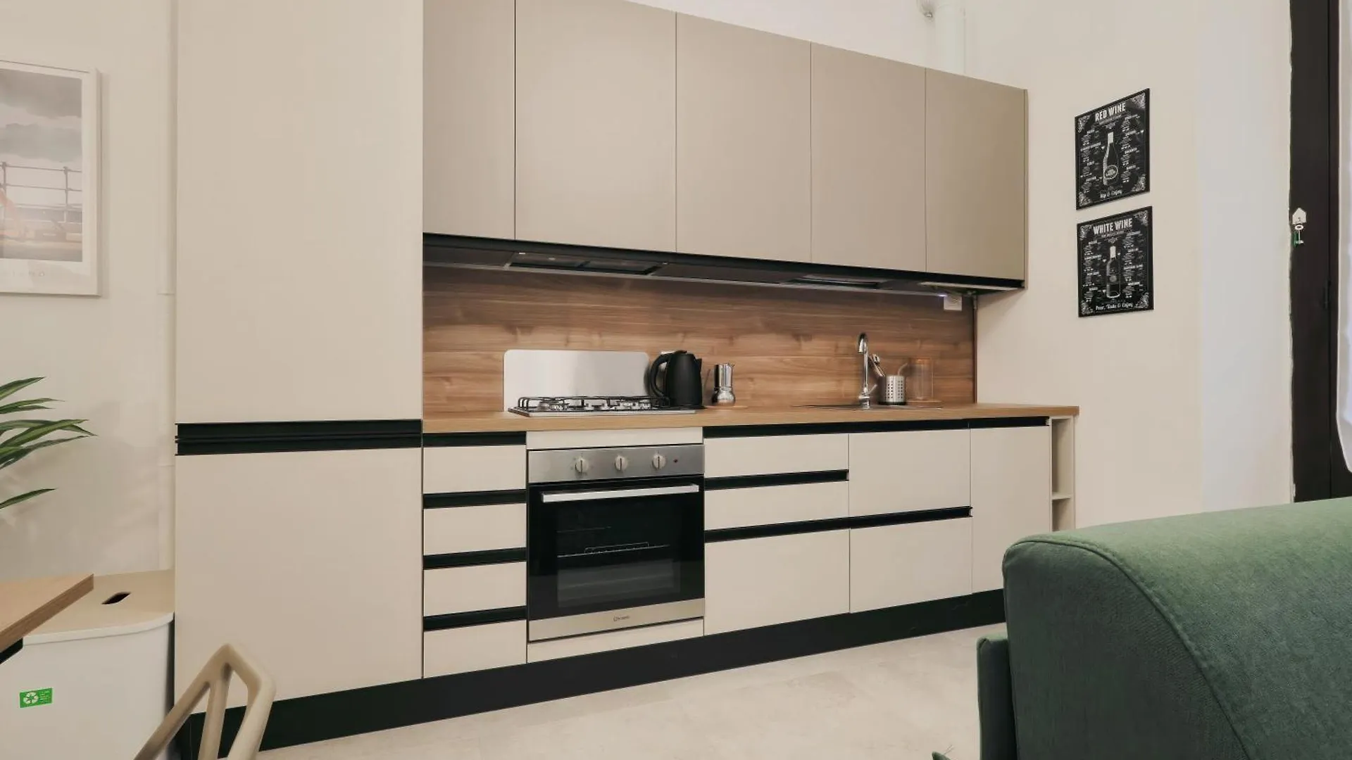 Joivy Spacious Family Apartment Милан 0*,